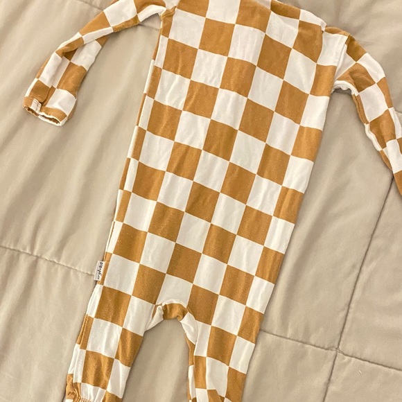 Pip and Phee | 3-6m caramel checkered sleeper - Picture 5 of 5